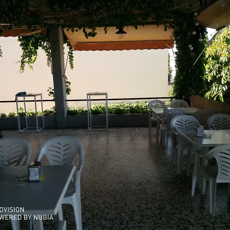 게스트하우스 Aderezo Restaurante La Zarza (Badajoz)